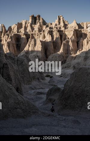 Licht und Schatten über Badlands Hoodoos in South dakota Stockfoto