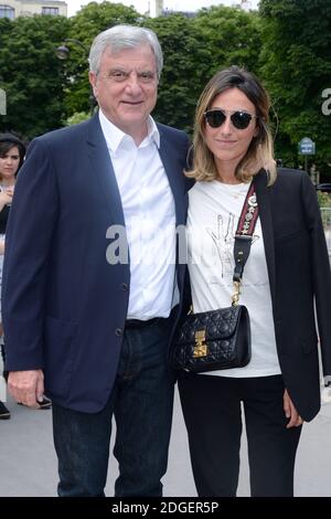 Sidney Toledano und seine Frau Katia Toledano besuchen die Dior Homme Show während der Paris Men’s Fashion Week Frühjahr Sommer 2018, in Paris, Frankreich am 24. juni 2017. Foto von Aurore Marechal/ABACAPRESS.COM Stockfoto