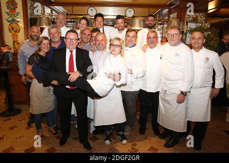 Guillaume Hirselberger, Marjorie Charraire, Joël Dupuch, Jean-Marc Henneton, José Dufour, Amélie Darvas, Eric Ospital, Taku Sekine, Marc Vergé, Christian Etchebest, Sandrine Estévez, Alexandre Giesbert, Gérard Delaunay, Pascal Lemaire, Pascal Jounault et Bernard Leprince assistent a la soiree des 70 Paris, Cochans de France le 28 Juin 2017. Foto von Jerome Domine/ABACAPRESS.COM Stockfoto