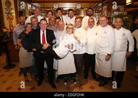 Guillaume Hirselberger, Marjorie Charraire, Joël Dupuch, Jean-Marc Henneton, José Dufour, Amélie Darvas, Eric Ospital, Taku Sekine, Marc Vergé, Christian Etchebest, Sandrine Estévez, Alexandre Giesbert, Gérard Delaunay, Pascal Lemaire, Pascal Jounault et Bernard Leprince assistent a la soiree des 70 Paris, Cochans de France le 28 Juin 2017. Foto von Jerome Domine/ABACAPRESS.COM Stockfoto