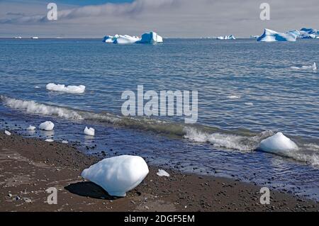 Schwarzer Strand auf Disko Island Stockfoto