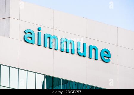 Sep 21, 2020 Brisbane / CA / USA - Aimmune Logo am Hauptsitz des Silicon Valley; Aimmune Therapeutics, Inc., ein biopharmazeutisches Unternehmen, war acq Stockfoto