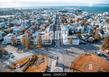 Stadtansicht von Hallgrimskirkja in Reykjavik, Island Stockfoto