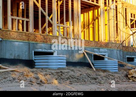 Baumaterialien Fensterbrunnen für Kellerbau Stockfoto