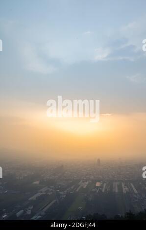 Sonnenuntergang Stadtbild von Puli Stadt Stockfoto