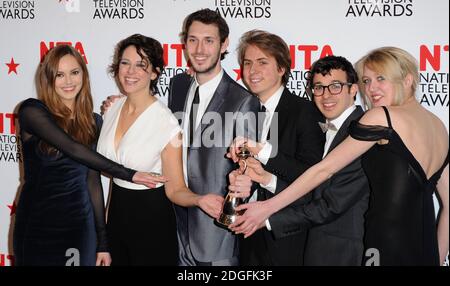 Die Inbetweeners, Hannah Tointon, Belinda Stewart Wilson, Blake Harrison, Joe Thomas, Simon Bird und Emily Head Backstage bei den National Television Awards 2011, der O2 Arena, North Greenwich, London. Copyright Doug Peters EMPICS Entertainment Stockfoto