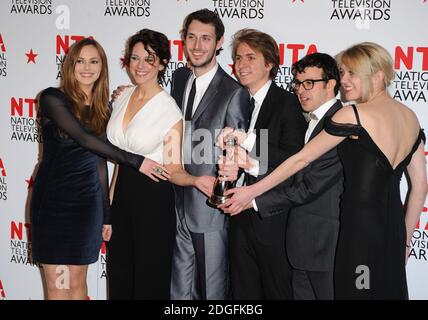 Die Inbetweeners, Hannah Tointon, Belinda Stewart Wilson, Blake Harrison, Joe Thomas, Simon Bird und Emily Head Backstage bei den National Television Awards 2010, der O2 Arena, North Greenwich, London. Stockfoto