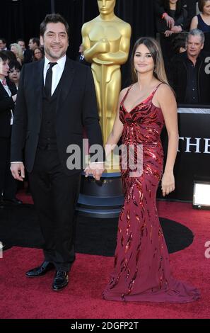 Javier Bardem und Penelope Cruz bei der Ankunft für die 83. Academy Awards im Kodak Theater, Los Angeles. Stockfoto