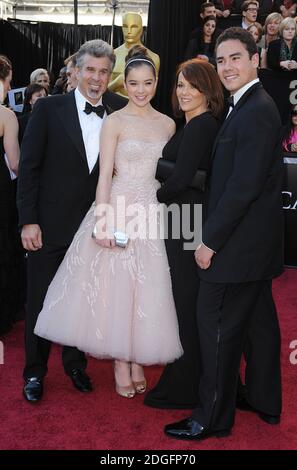 Hailee Steinfeld, Griffin Steinfeld, Cheri Steinfeld und Peter Steinfeld kommen für die 83. Academy Awards im Kodak Theater, Los Angeles. Stockfoto