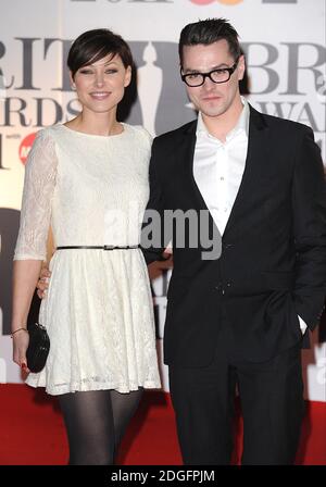 Matt und Emma Willis kommen für die Brit Awards 2011 in der O2 Arena in London an. Stockfoto