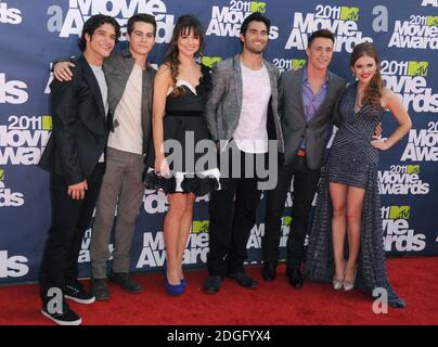 Tyler Posey, Dylan O'Brien, Crystal Reed, Tyler Hoechlin Colton Haynes und Holland Roden bei der Ankunft bei den MTV Movie Awards 2011, Gibson Amphitheatre, Universal City, Los Angeles. Stockfoto