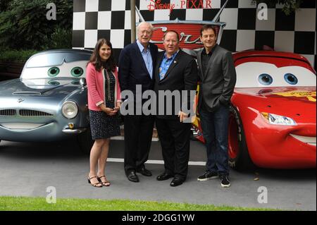 Denise Ram, Sir Michael Caine, John Lasseter und Jason Isaacs kommen zur Cars 2 UK Film Premiere Party in Whitehall Gardens, gefolgt von der Filmpremiere im Empire, Leicester Square im Zentrum von London. Stockfoto