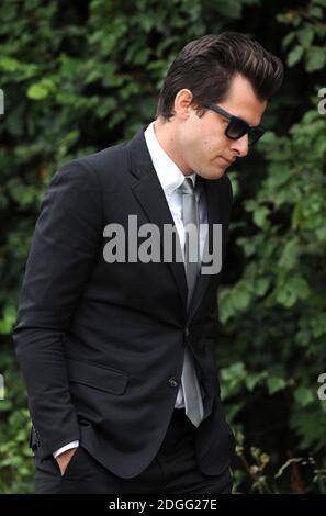 Mark Ronson bei der Ankunft am Trauerdienst von Amy Winehouse auf dem Edgewarebury Cemetery, London. Stockfoto