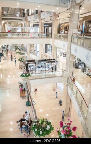 Innenansicht des Geschäfts in der Taipei 101 Shopping Mall Stockfoto