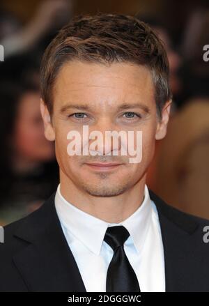 Jeremy Renner kommt bei der europäischen Premiere von Marvel Avengers Assemble, Vue Cinema, Westfield, London an. Stockfoto