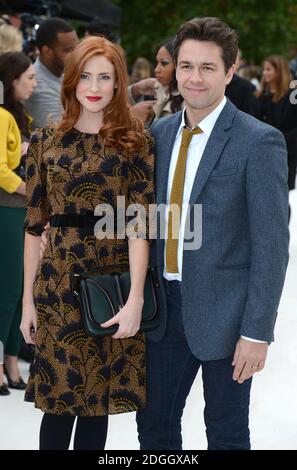 Rosalie Craig und Julian Ovenden bei der Burberry Prorsum Catwalk Show im Hyde Park. Teil der London Fashion Week SS13, London. Stockfoto