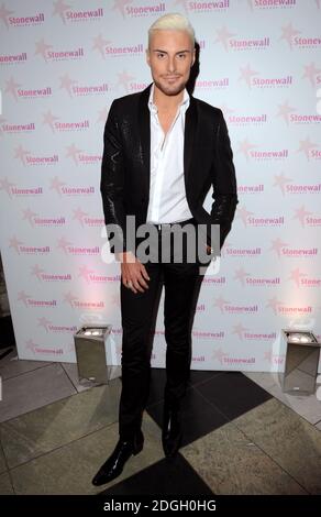 Rylan Clark bei der Ankunft bei den Stonewall Awards 2012 im Victoria and Albert Museum, London. Stockfoto