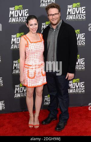 Seth Rogan und Frau Lauren Miller bei der Ankunft bei den MTV Movie Awards 2013, Sony Pictures Studios, Culver City, Los Angeles. Stockfoto