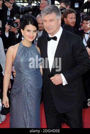 Alec Baldwin und Hilaria Thomas bei der Premiere für Blood Ties, Teil des 66. Festivals De Cannes, Palais De Festival, Cannes. Stockfoto