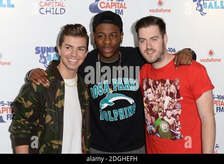 Sonny Jay Muharrem, Te Eugene Qhaira und Eddie Brett von Lovely Rogues beim 2013 Capital FM Summertime Ball, Wembley Stadium, London. Stockfoto