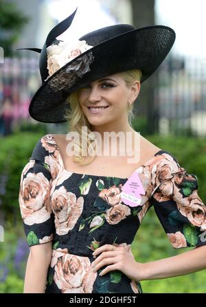 Pixie Lott nimmt am Ladies Day an der Royal Ascot 2013, Ascot Racecourse, Berkshire, Teil. Stockfoto