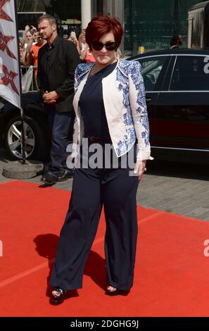 Sharon Osbourne kommt am letzten Tag der London Auditions für X Factor 2013, London Arena, London an. Stockfoto