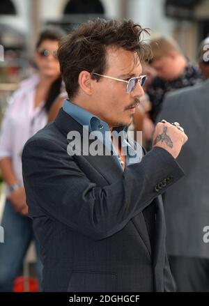 Johnny Depp bei der Premiere von The Lone Ranger, Odeon Cinema, Leicester Square, London. Stockfoto