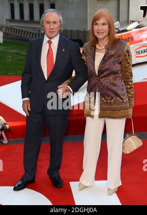 Sir Jackie Stewart und Frau Helen bei der Weltpremiere von Rush, Odeon Cinema, Leicester Square, London. Stockfoto