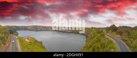 Schöne Luftaufnahme des Blue Lake in Mount Gambier, Australien Stockfoto