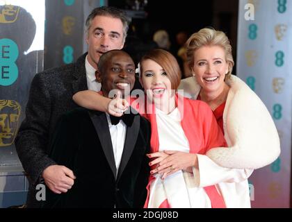 Greg Wise, Emma Thompson, Gaia Wise und Tindyebwa Agaba Wise bei der Verleihung der EE British Academy Film Awards 2014 im Royal Opera House, Bow Street, London. Stockfoto