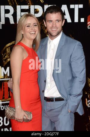 Jonas Armstrong und Sammy Winward bei der Ankunft am Rande der Zukunft Weltpremiere, BFI IMAX, Waterloo, London. Stockfoto