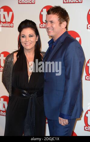 Jessie Wallace und Shane Ritchie bei der Ankunft bei den TV Choice Awards 2014, The Park Lane Hilton, London. Stockfoto