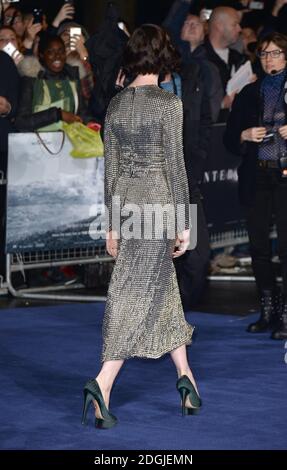 Anne Hathaway bei der europäischen Premiere von Interstellar im Odeon-Kino am Leicester Square in London Stockfoto