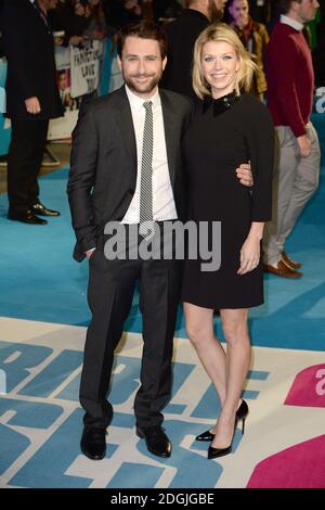 Charlie Day Ankunft bei der schrecklichen Bosses 2 UK Premiere Im Odeon West End Cinema am Leicester Square London Stockfoto