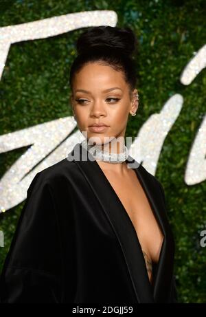 Rihanna bei den British Fashion Awards 2014 in London Stockfoto