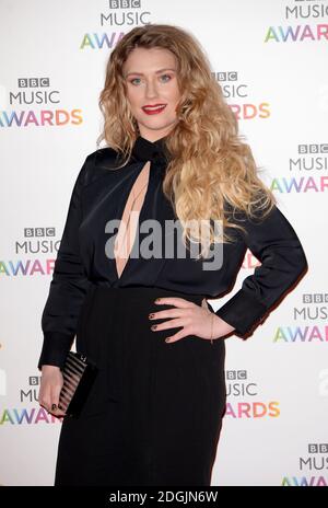 Ella Henderson nimmt an den BBC Music Awards am Earl's Court, London, Teil. Stockfoto