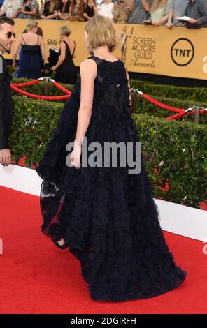 Rosamund Pike auf dem roten Teppich bei den 21. Annual Screen Actors Guild Awards, die im Shrine Auditorium in Los Angeles stattfinden. Stockfoto