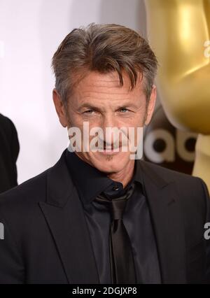 Sean Penn im Pressesaal der 87. Academy Awards, die am 22. Februar 2015 im Dolby Theater in Hollywood, Los Angeles, CA, USA, verliehen wurden. Stockfoto