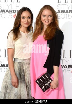 H&M Conscious Award Winner Lily Cole (präsentiert von Olivia Wilde) Backstage bei den Elle Style Awards 2015 im Sky Garden, dem Walkie Talkie Tower in der Fenchurch Street, London Stockfoto