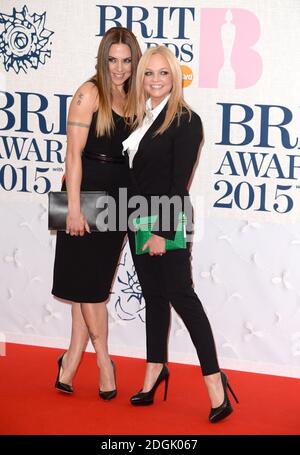 Melanie Chisholm und Emma Bunton bei den Brit Awards 2015 mit MasterCard in der O2 Arena, London Stockfoto