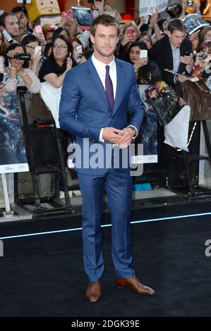 Chris Hemsworth (Thor) bei der europäischen Filmpremiere Marvel Avengers: The Age of Ultron im VUE-Kino in Westfield, London Stockfoto