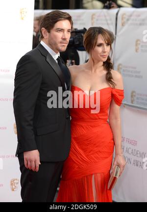 Charlie Thomson und Alex Jones bei der Ankunft bei den House of Fraser British Academy Television Awards im Theatre Royal, London (Pflichtangabe: Doug Peters/EMPICS Entertainment) Stockfoto