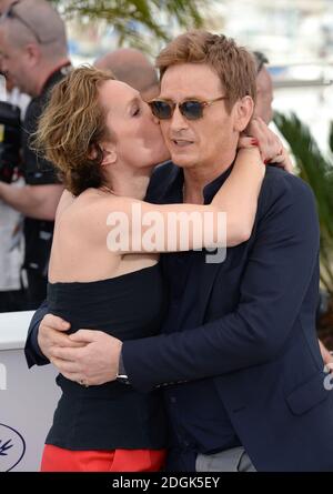 Emmanuelle Bercot und Benoit Magimel bei der La Tete Haute Photocall, dem Palais de Festival, den Filmfestspielen von Cannes 2015. Bildnachweis sollte lesen: Doug Peters EMPICS Entertainment Stockfoto