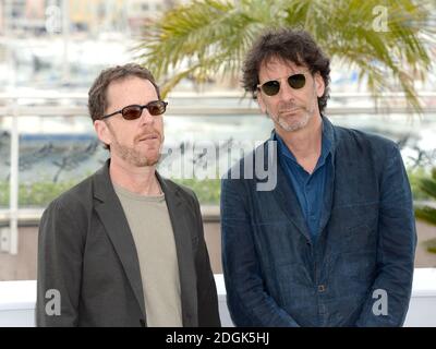 Ethan Coen und Joel Coen beim Festival De Cannes Jury Fotocall, Teil des 68. Festival de Cannes im Palais Du Festival, Cannes. (Obligatorisches Guthaben: Doug Peters/EMPICS Entertainment) Stockfoto