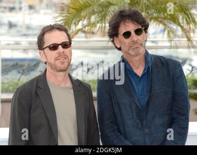 Ethan Coen und Joel Coen beim Festival De Cannes Jury Fotocall, Teil des 68. Festival de Cannes im Palais Du Festival, Cannes. (Obligatorisches Guthaben: Doug Peters/EMPICS Entertainment) Stockfoto