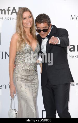 Antonio Banderas und Nicole Kempel bei der amfAR's 22nd Cinema Against AIDS Gala, Hotel du Cap, Antibes. Teil der 68. Filmfestspiele von Cannes. Stockfoto