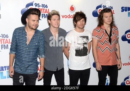 Liam Payne, Niall Horan, Louis Tomlinson und Harry Styles aus einer Richtung beim Capital FM Summertime Ball im Wembley Stadium, London. Stockfoto