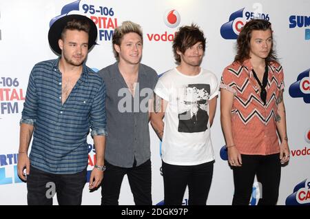 Liam Payne, Niall Horan, Louis Tomlinson und Harry Styles aus einer Richtung beim Capital FM Summertime Ball im Wembley Stadium, London. Stockfoto