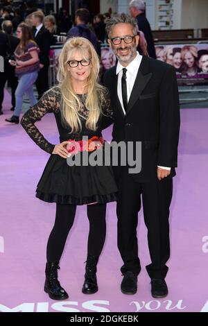 David Baddiel und Frau Morwenna Banks kommen bei der UK Premiere von Miss You Already, Vue Cinema, Leicester Square, London. Stockfoto