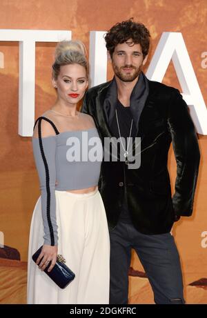 Kimberly Wyatt und Max Rogers bei der europäischen Premiere des Marts am Odeon Leicester Square, London Bildnachweis sollte lesen: Doug Peters/ Empics Entertainment Stockfoto